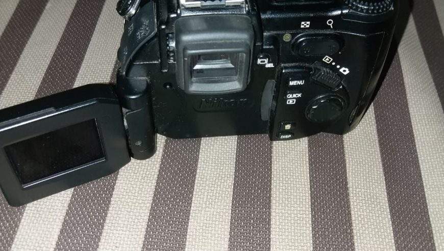 Nikon coolpix 5700 by Mian Kashif