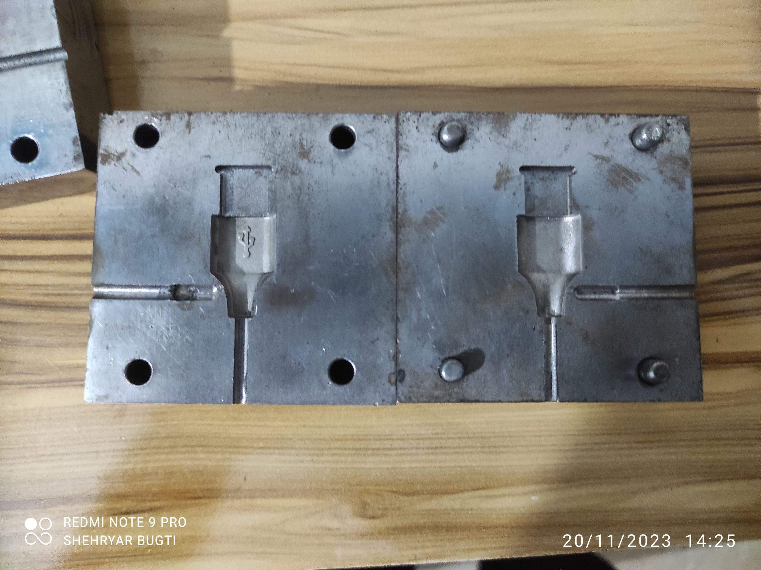 Molding machine by Sheryar Bugti