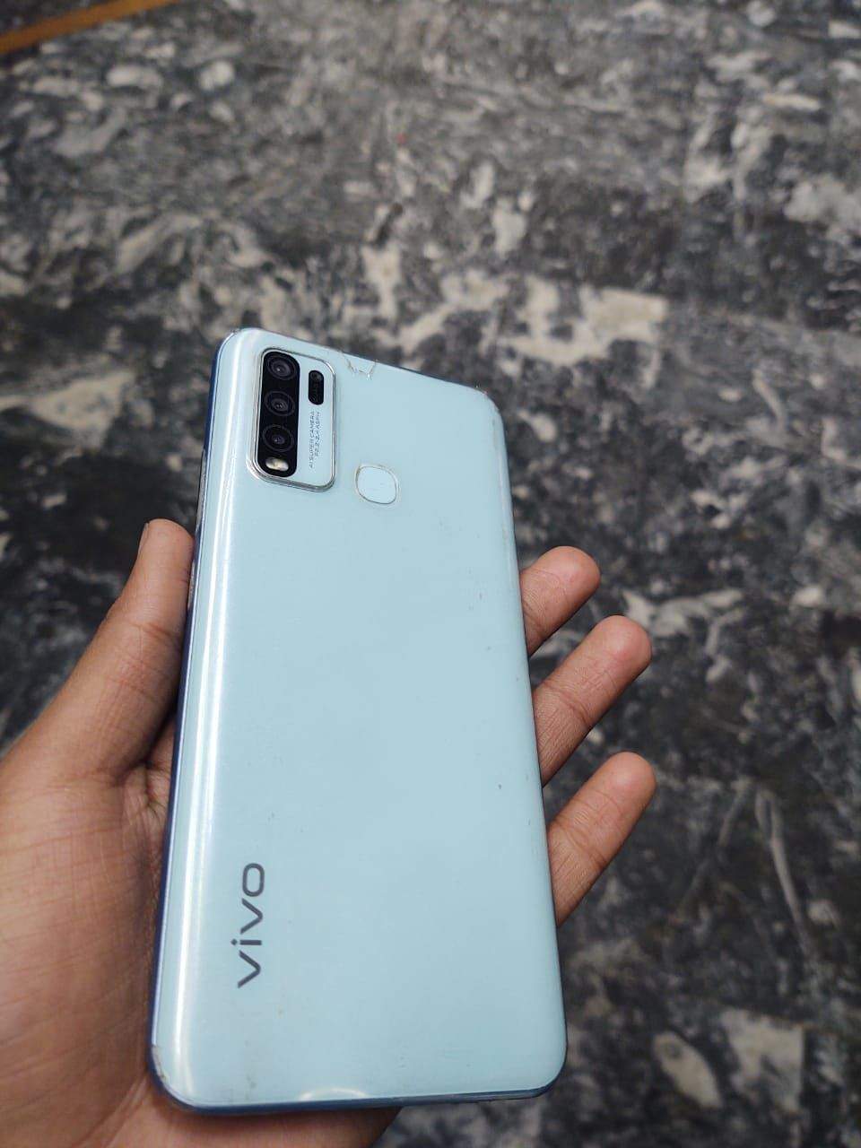 Vivo Y30 Gaming Mobile sell or exchange by Adeel Ali