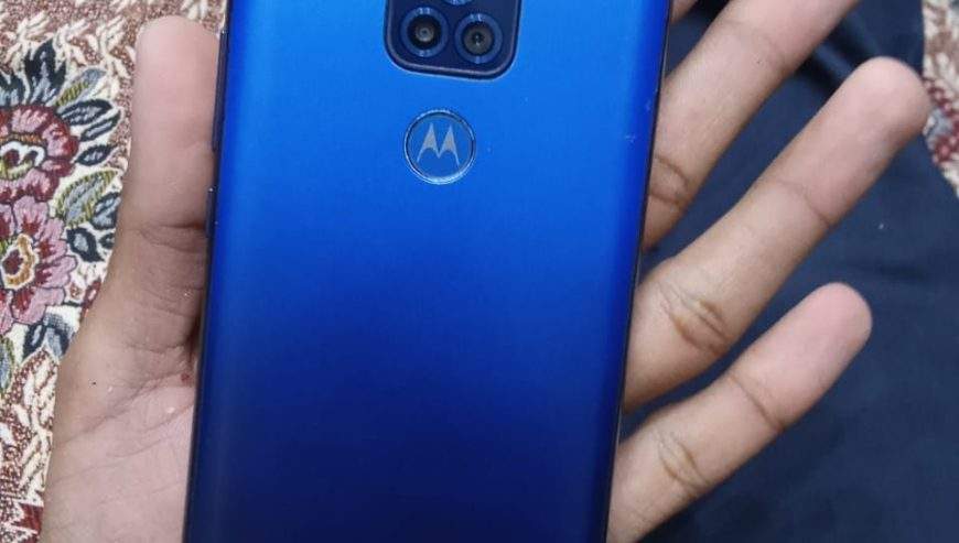 Exchange possible argent sell moto g play by Pakistan 786
