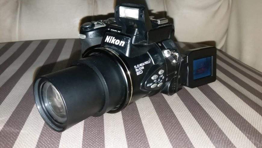 Nikon coolpix 5700 by Mian Kashif