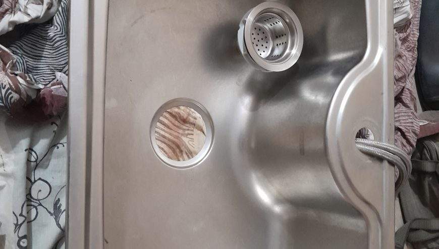 Stainless steel sink by Ijlal Mansoor