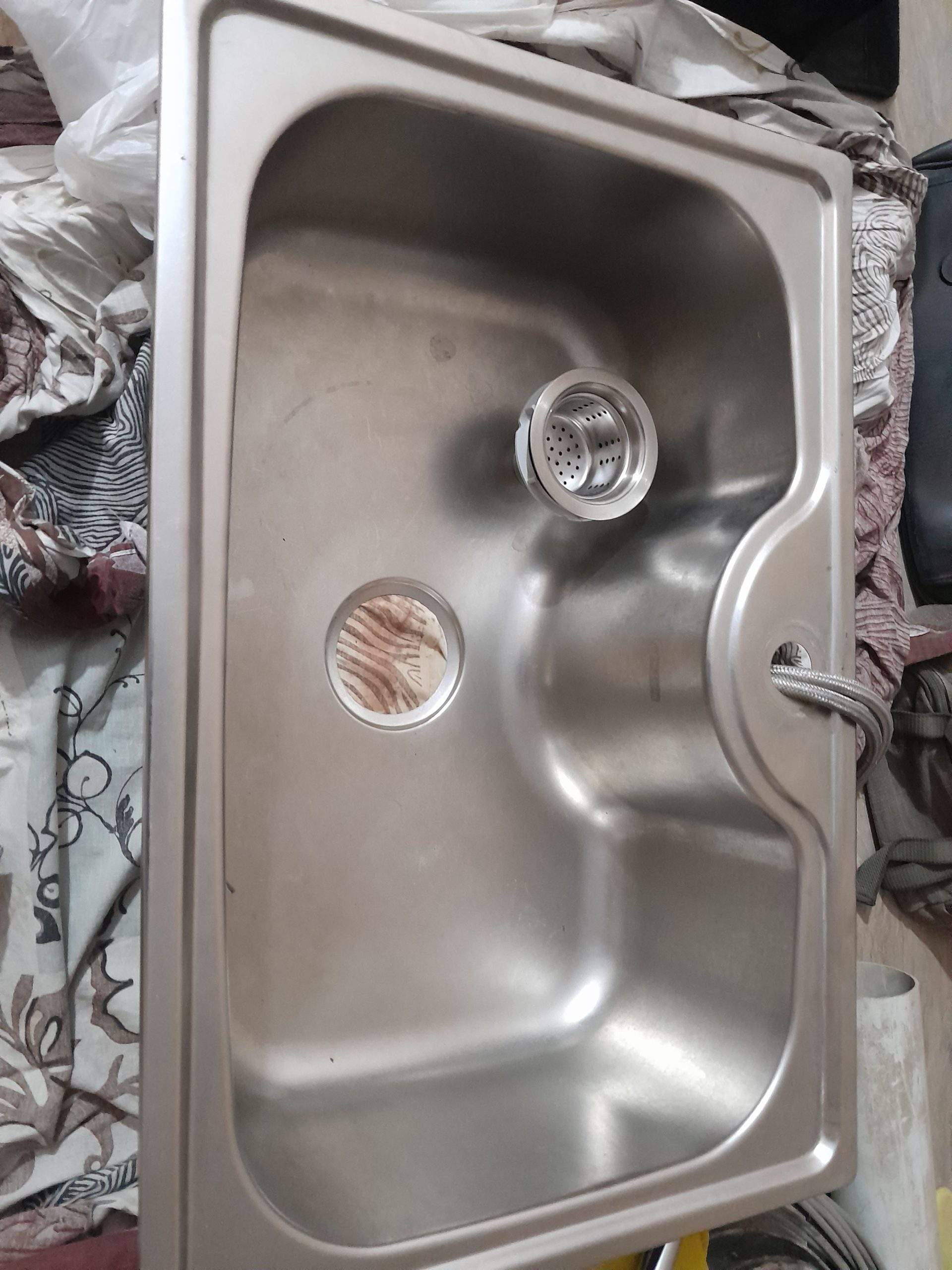 Stainless steel sink by Ijlal Mansoor