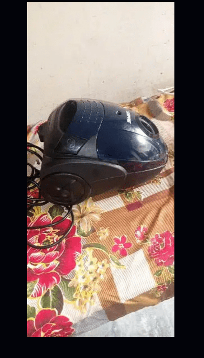 Vacuum cleaner by Musab hussain