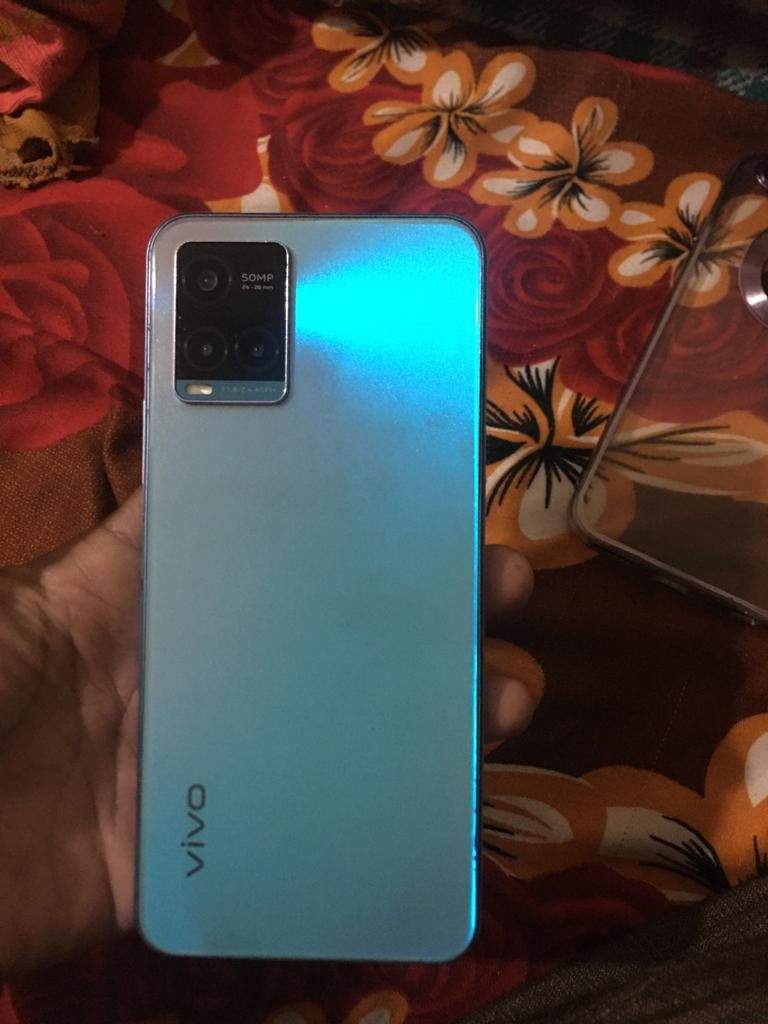 Vivo y33S 8+4/128 26500 by Janu S