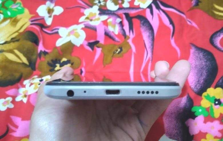 Tecno spark 8c with charger by Atif Ali