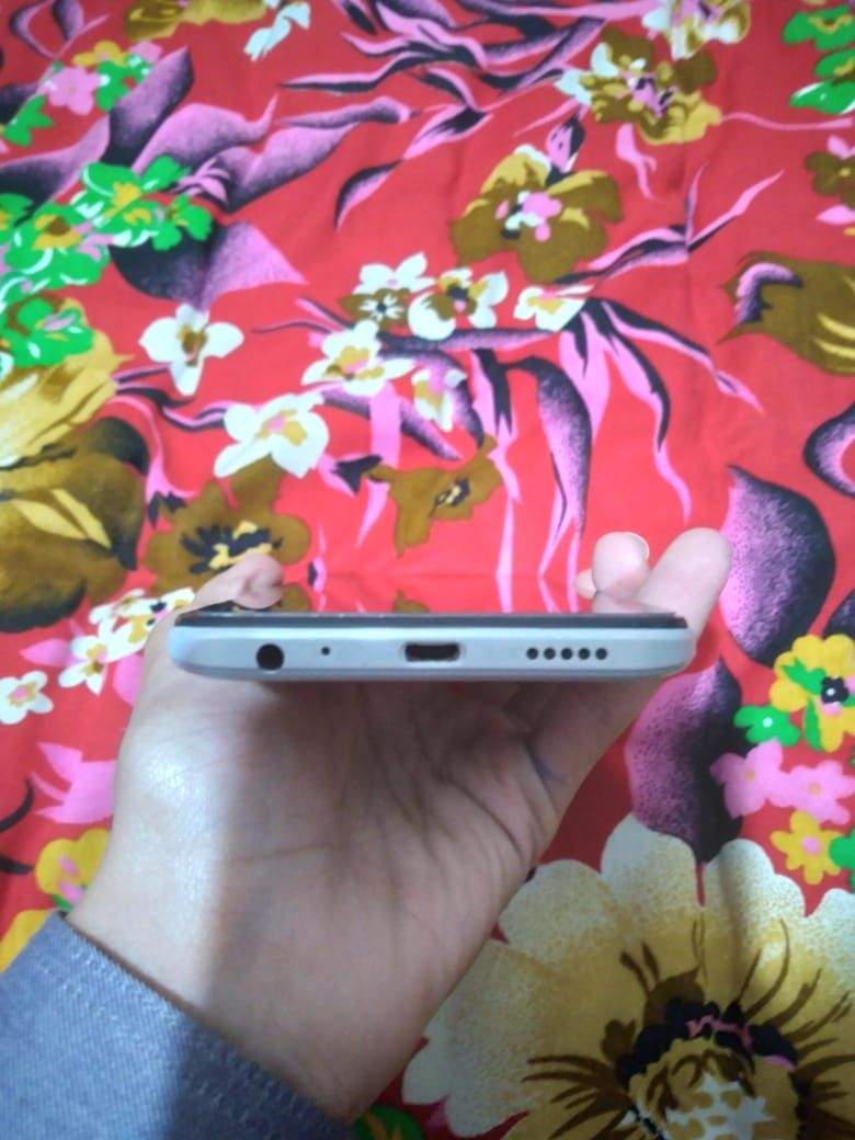 Tecno spark 8c with charger by Atif Ali