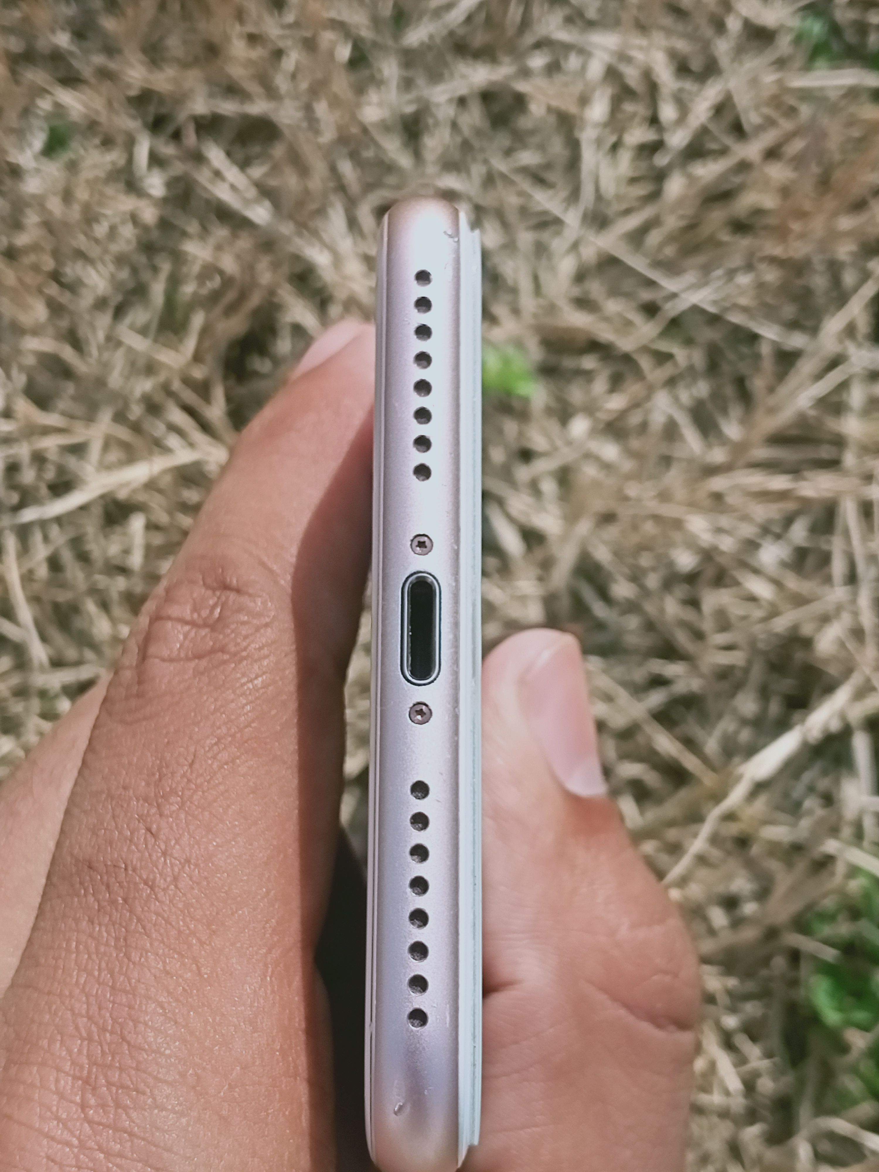 Iphone 8+ in 10/9.5 condition (64 GB)( JV) Everything geniune (price 3 by Huzifa Kha