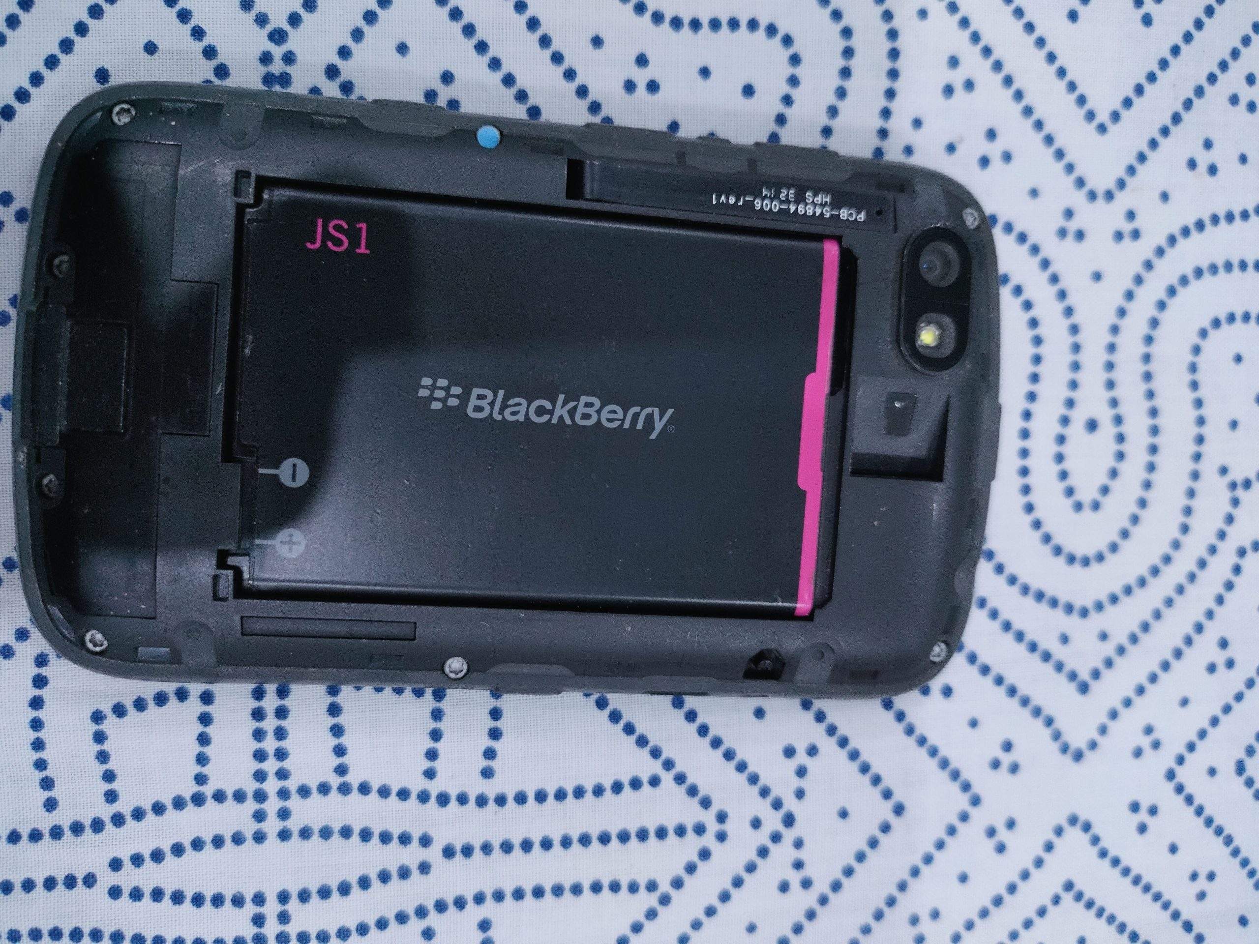 BlackBerry 9720 curve by ali Mughalz