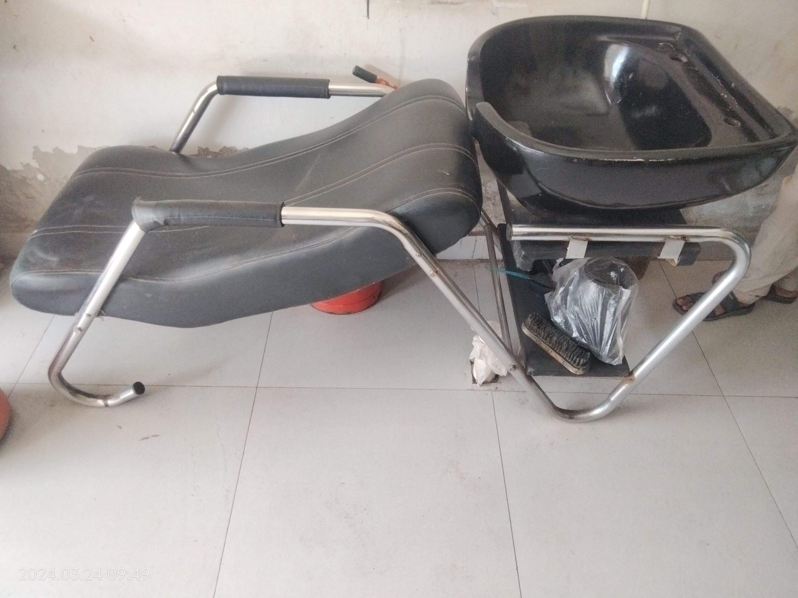 Poouler chear by Saram Noor