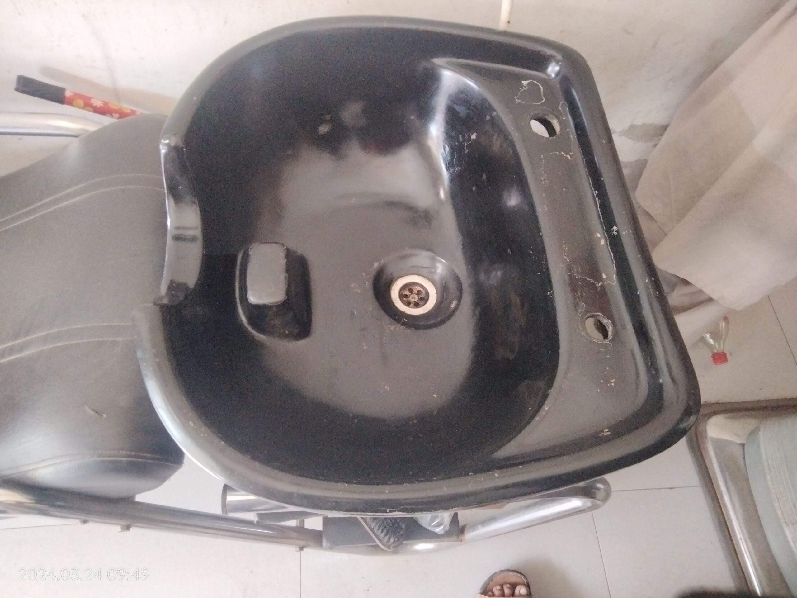 Poouler chear by Saram Noor