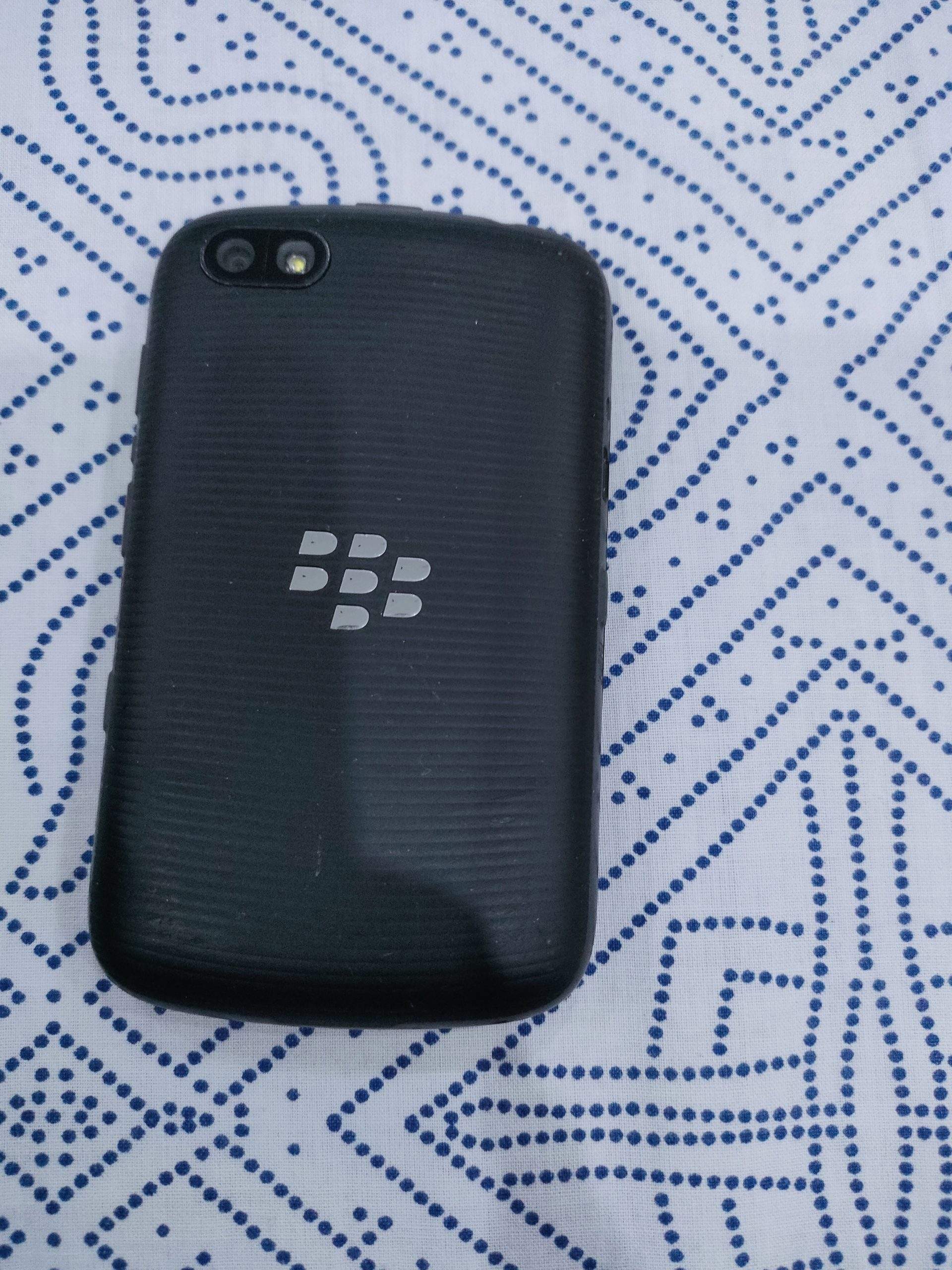 BlackBerry 9720 curve by ali Mughalz