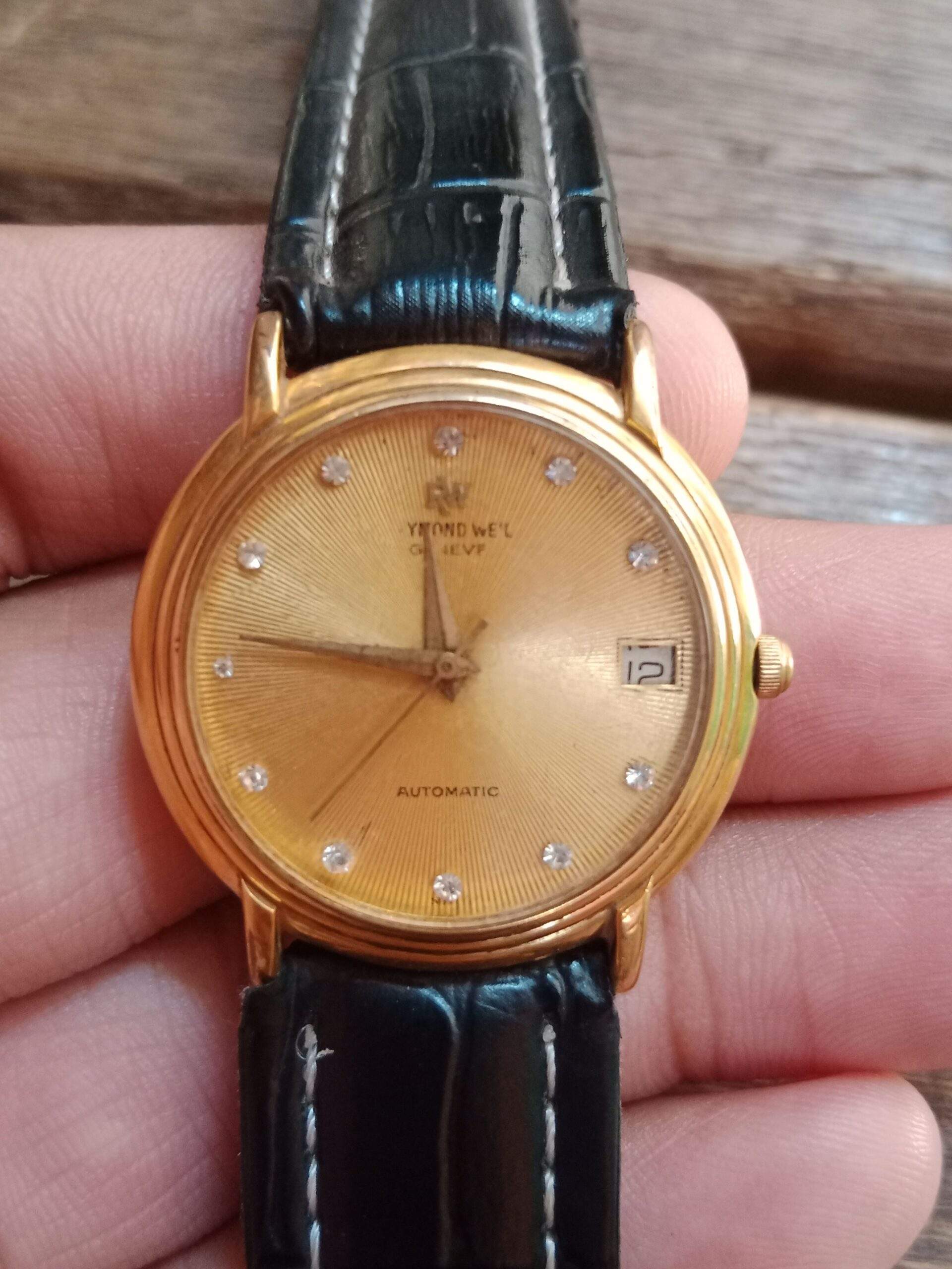 Watch for sale by professional Buisnessman