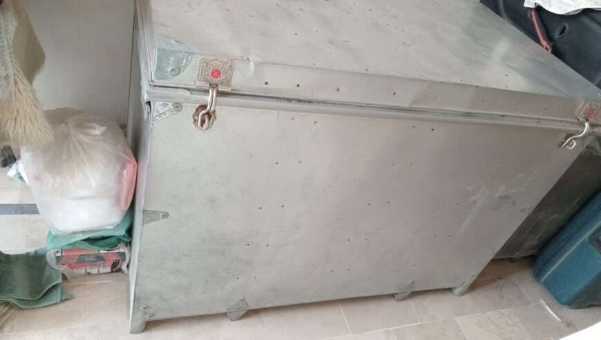 Iron trunk (sandooq)