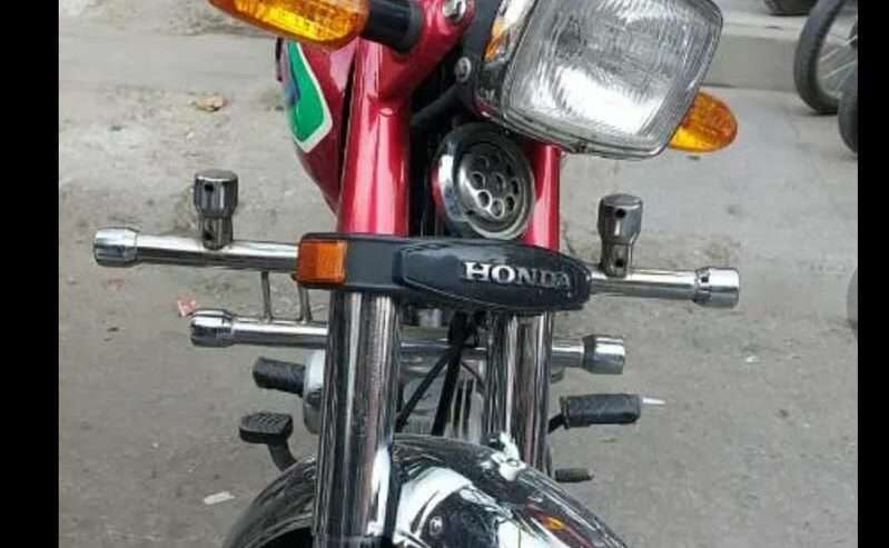 Honda CD70cc bick argent for sell engan file ok whtsap03482443153