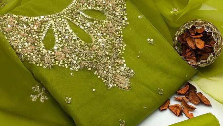 3 pcs women’s unstitched suit