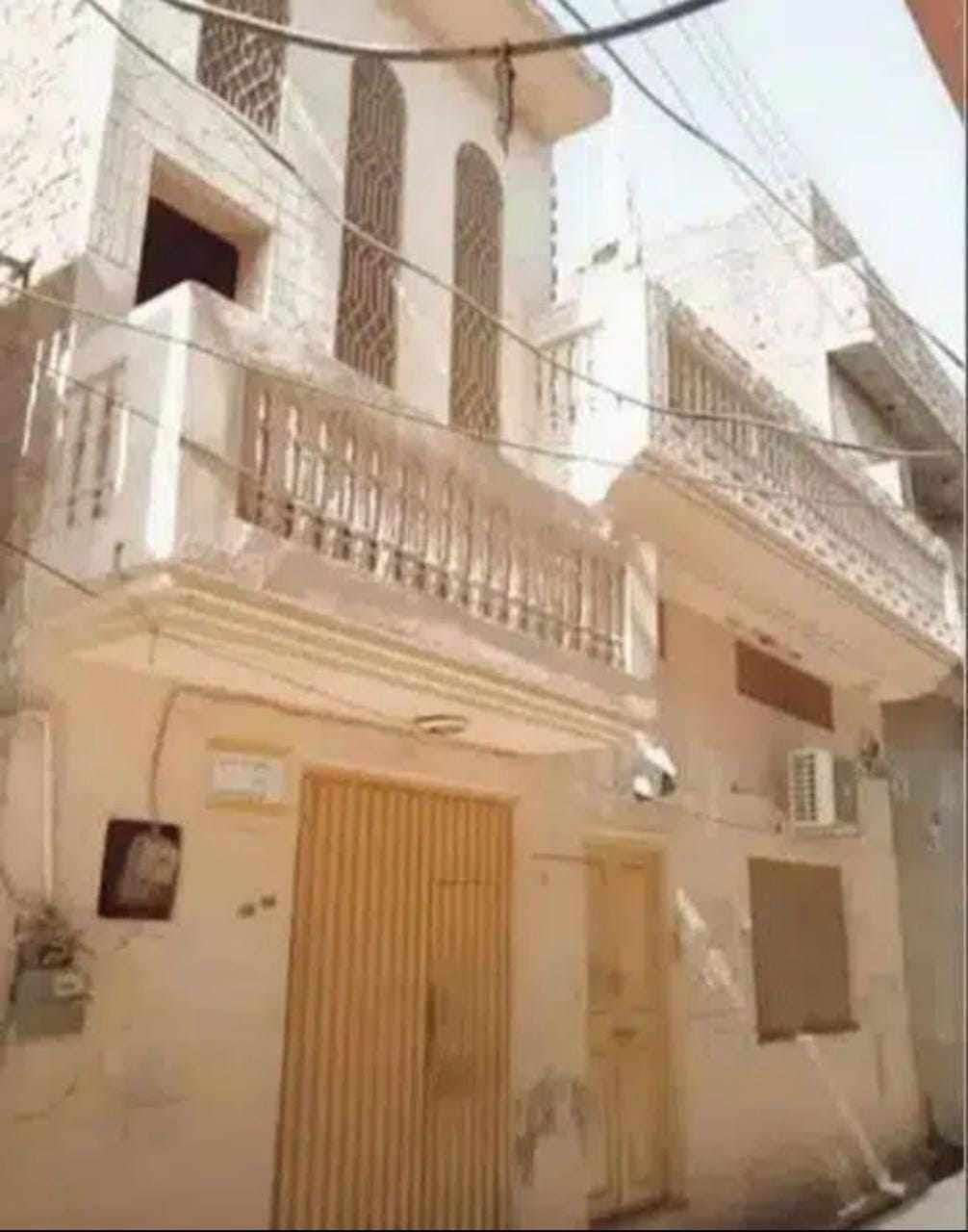 HOUSE ON STAMP 4.5 MARLA ONLY IN 70 LAC