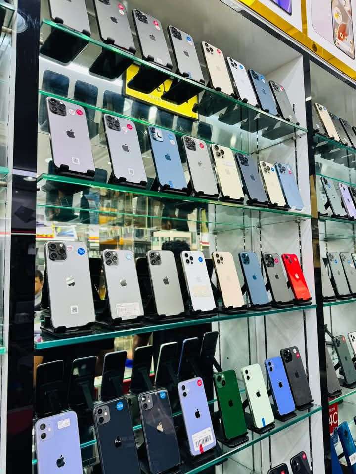 i Phone 8plus, 11,12,13,14,15 pro max on instalment Whatsap 3062623924