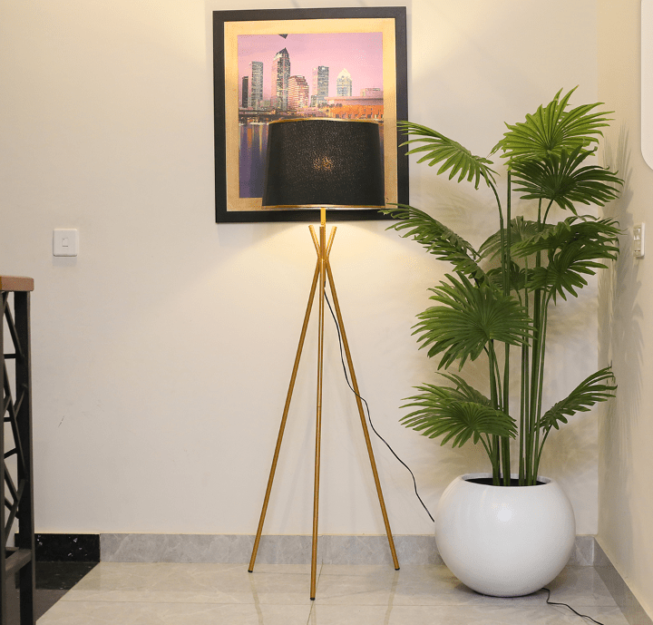 Foldable metal floor lamp