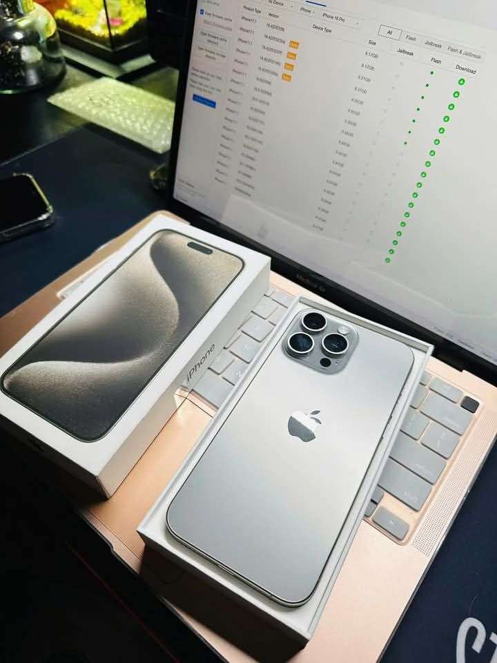 i Phone 8plus, 11,12,13,14,15 pro max on instalment Whatsap 3062623924