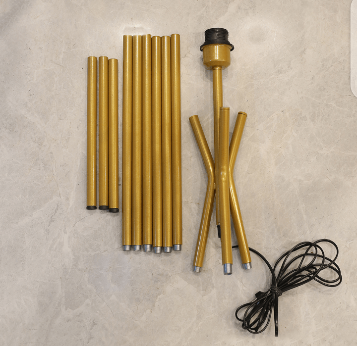 Foldable metal floor lamp