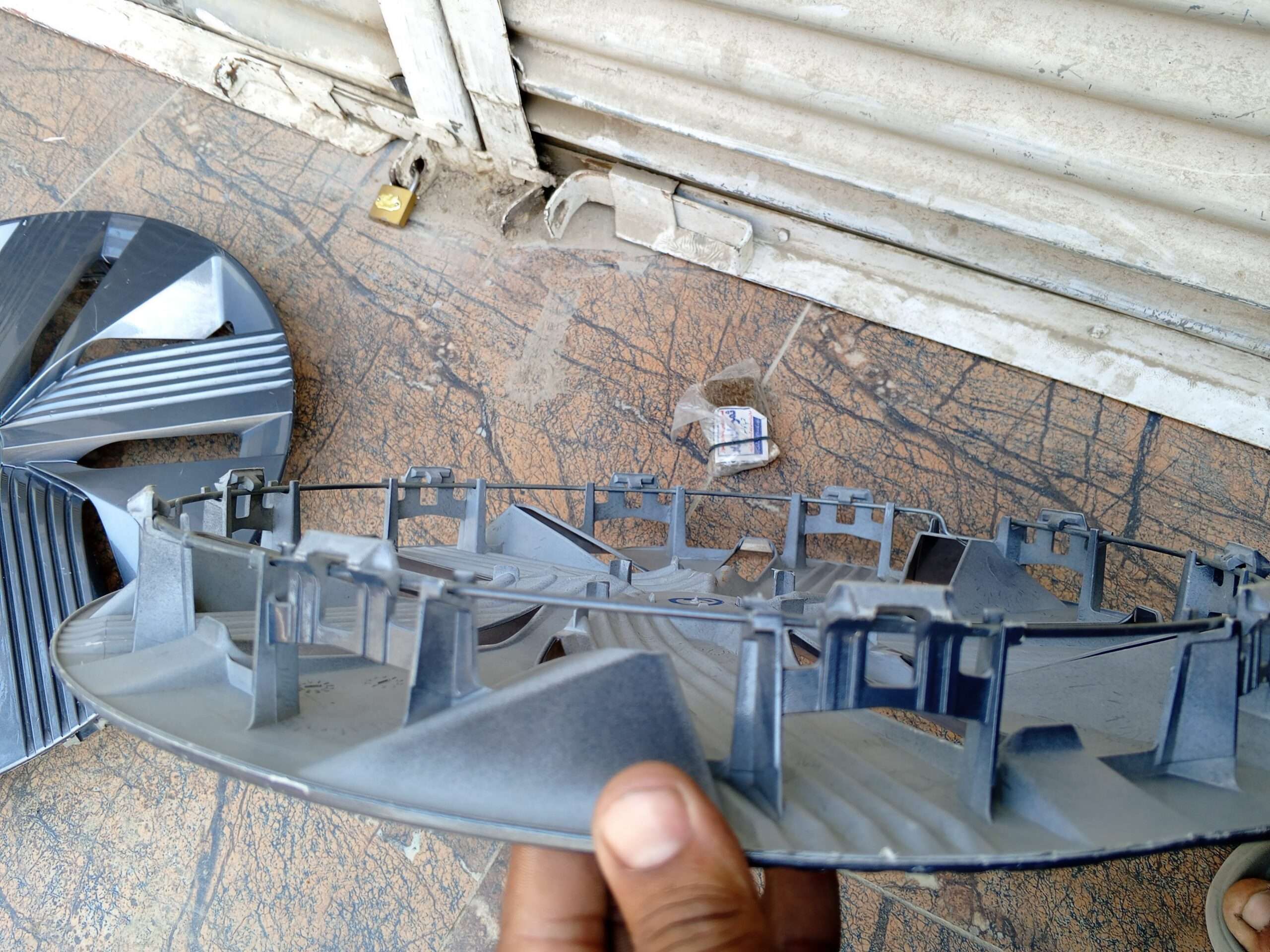 Nissan note new Model 16 Size ORIGINAL japane wheel covers fresh Set delivery Available wh