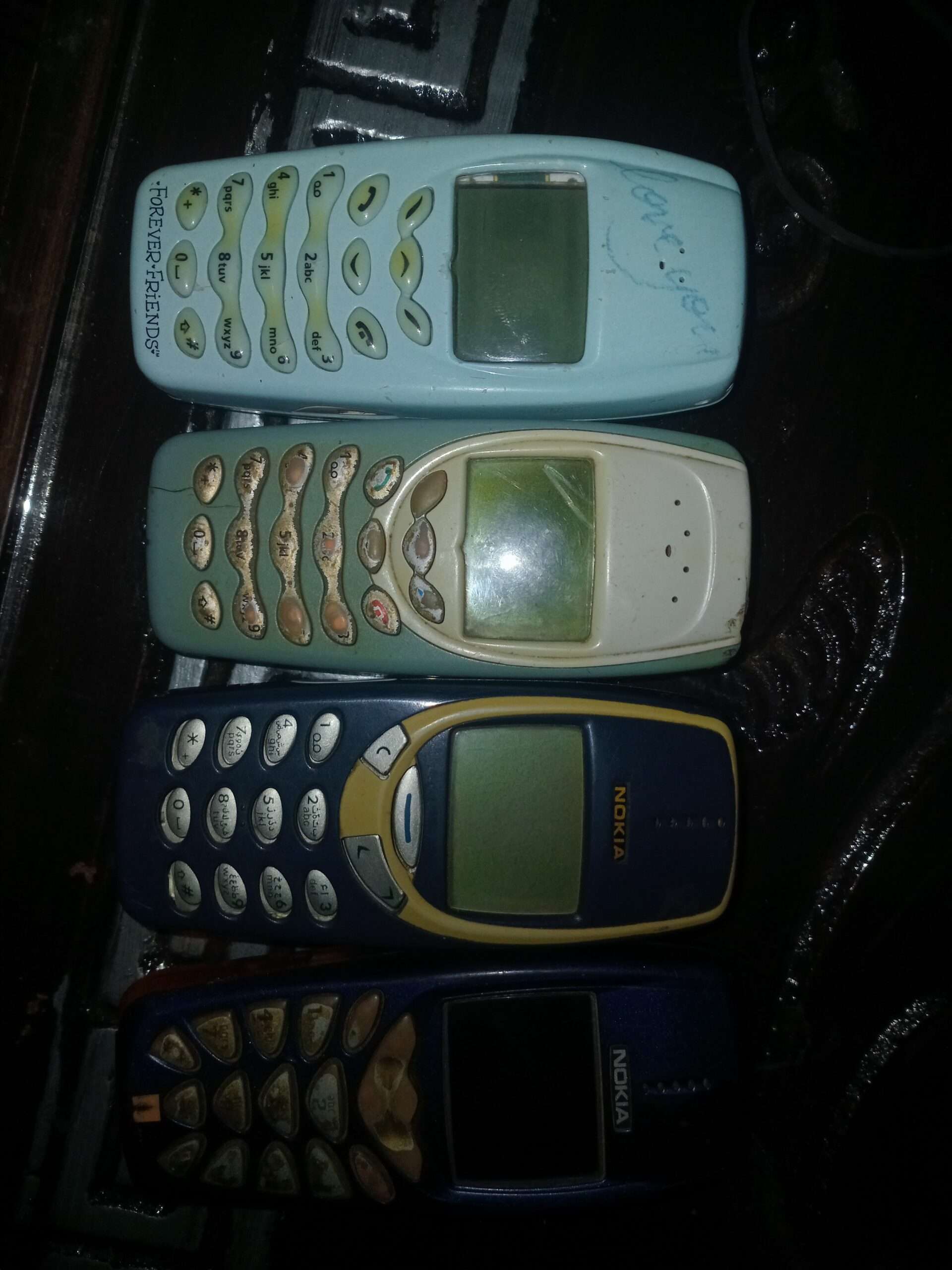 Nokia antique mobile cassing available