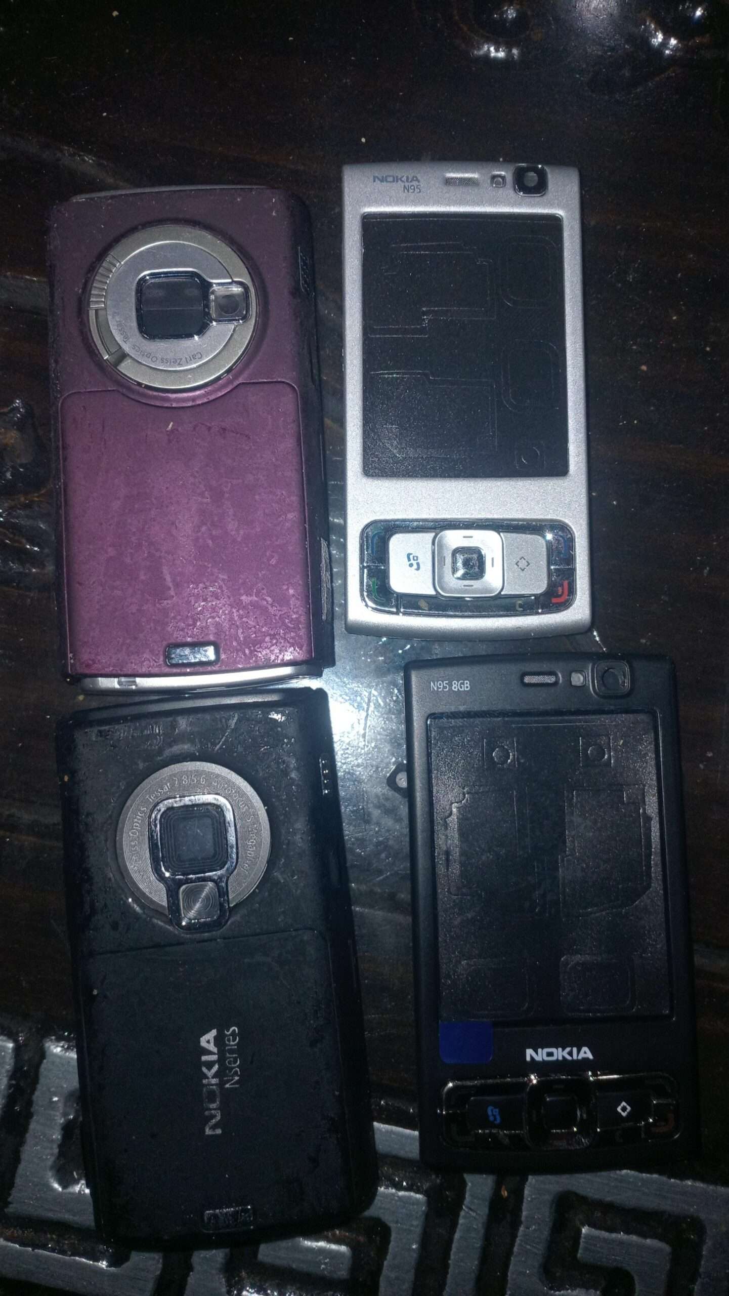 Nokia antique mobile and cassing available hy