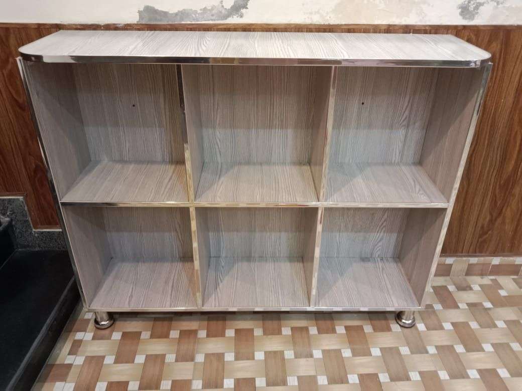Storage shelf for books and crockery