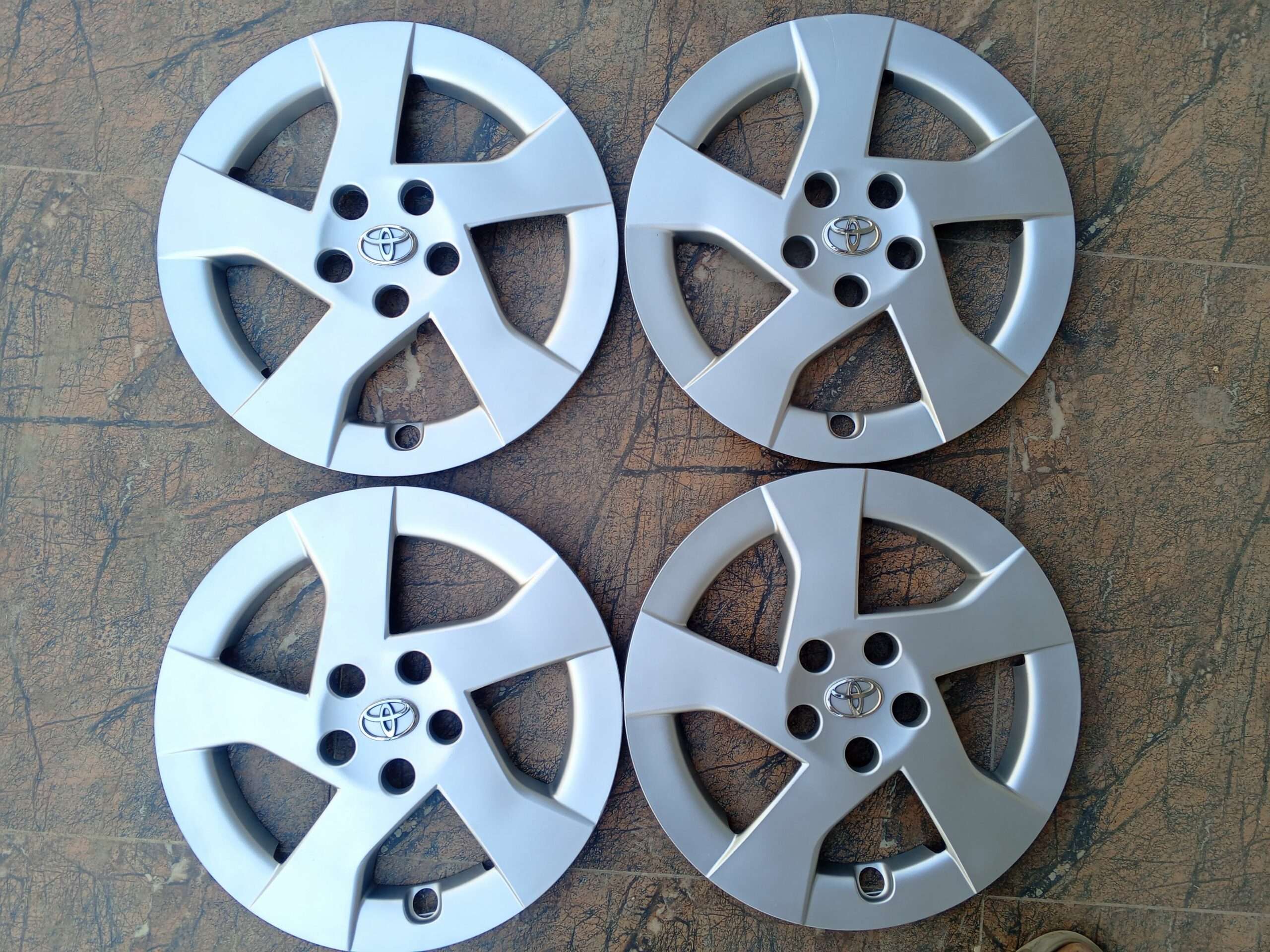 Prius 2010 to 2015 Model 15 Size original japane wheel covers fresh Set