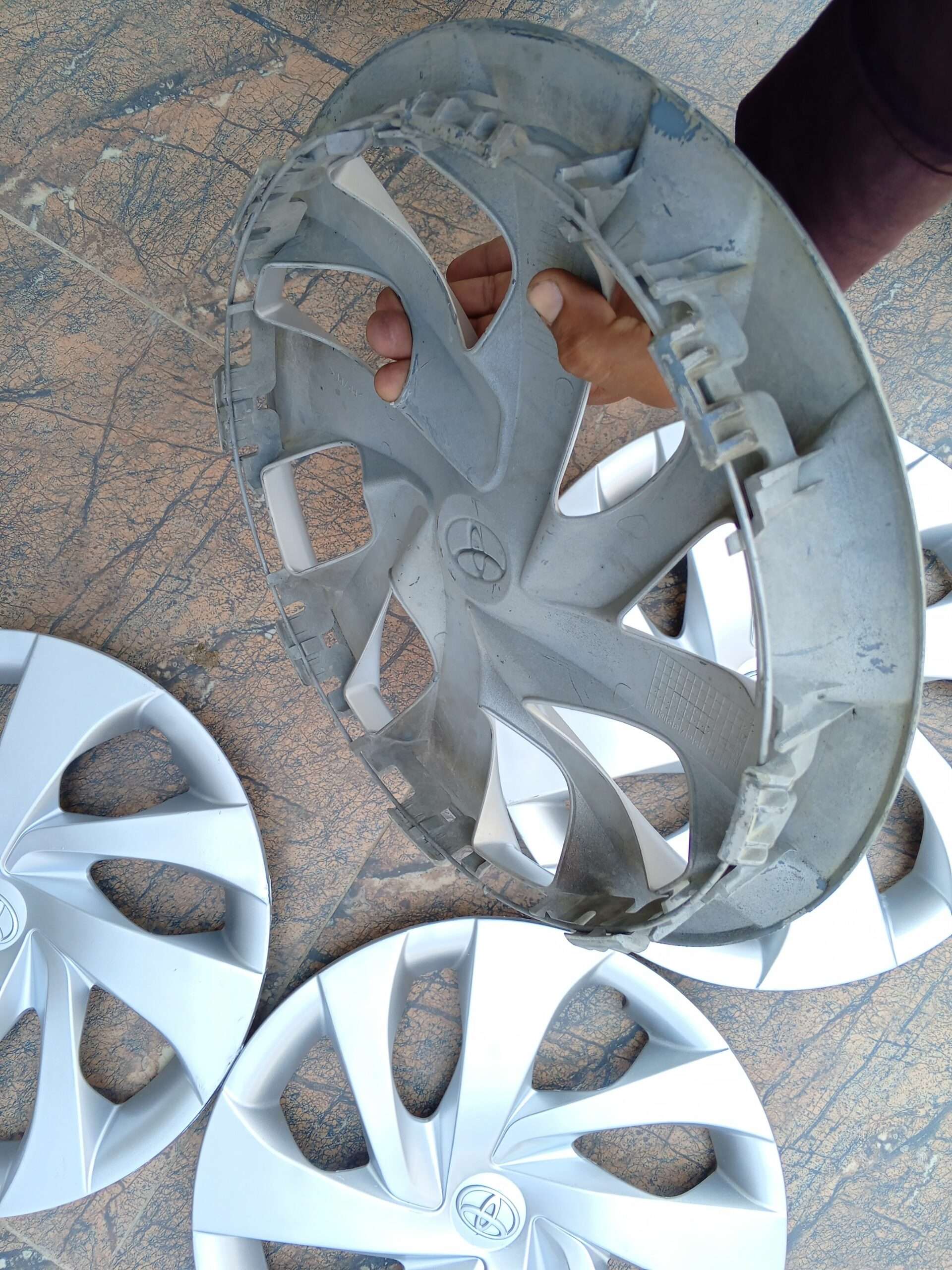 Yaris hatchback 14 Size ORIGINAL japane wheel covers fresh Set delivery Available whatsap