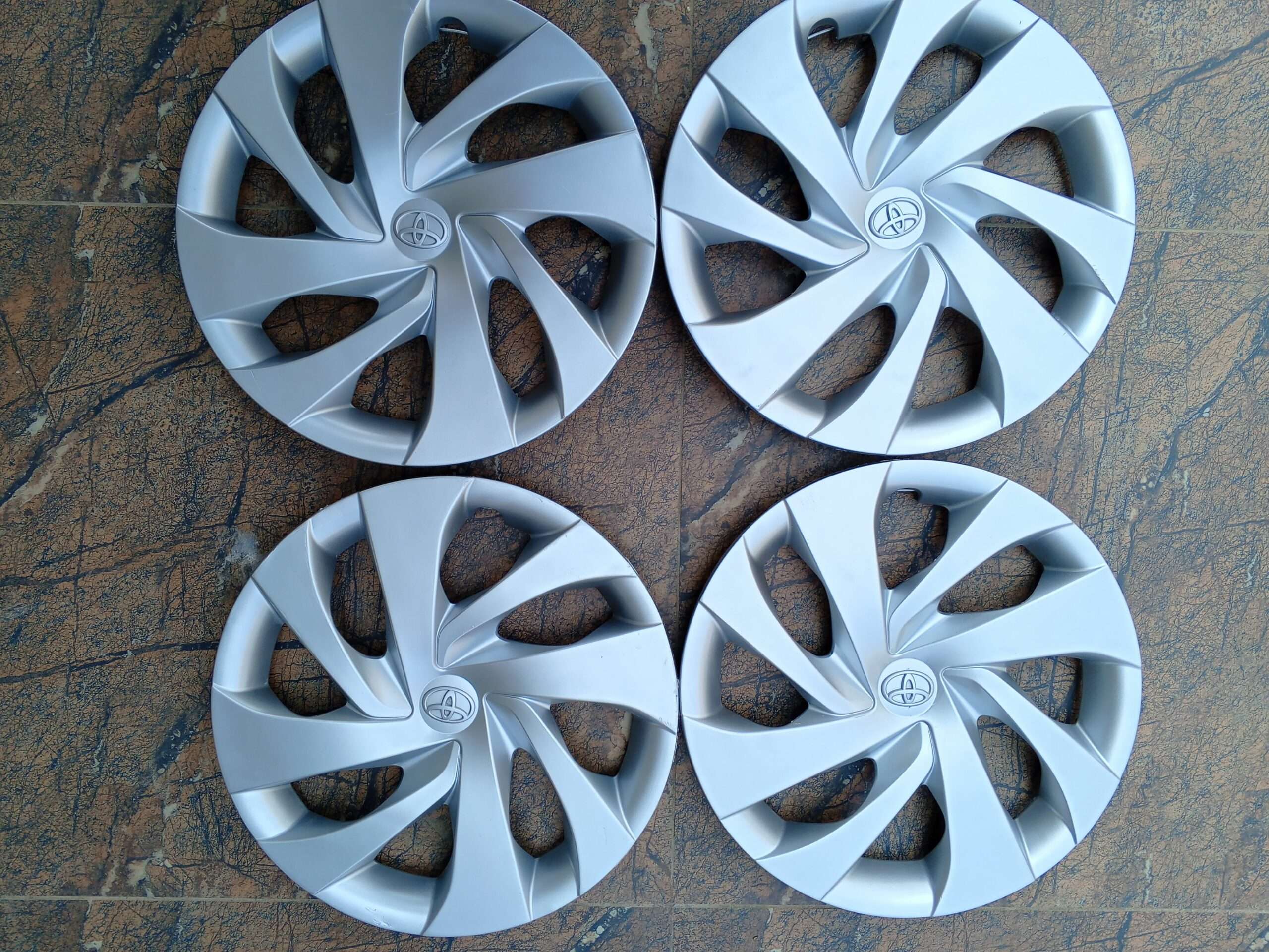 Yaris hatchback 14 Size ORIGINAL japane wheel covers fresh Set delivery Available whatsap
