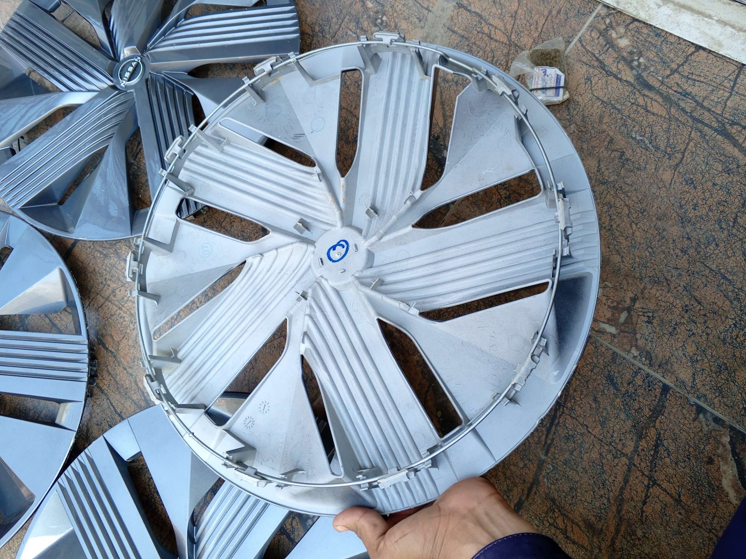 Nissan note new Model 16 Size ORIGINAL japane wheel covers fresh Set delivery Available wh