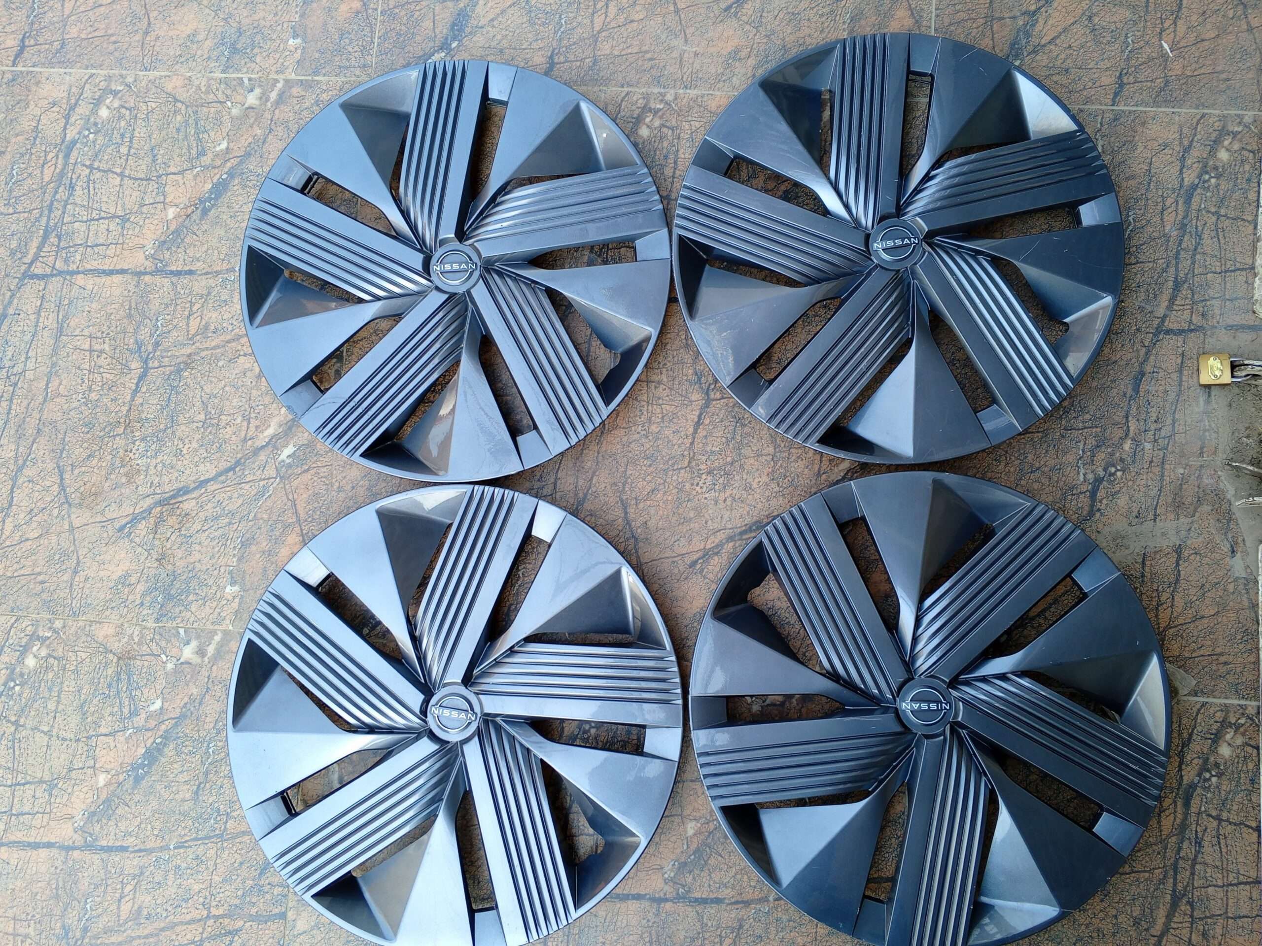 Nissan note new Model 16 Size ORIGINAL japane wheel covers fresh Set delivery Available wh