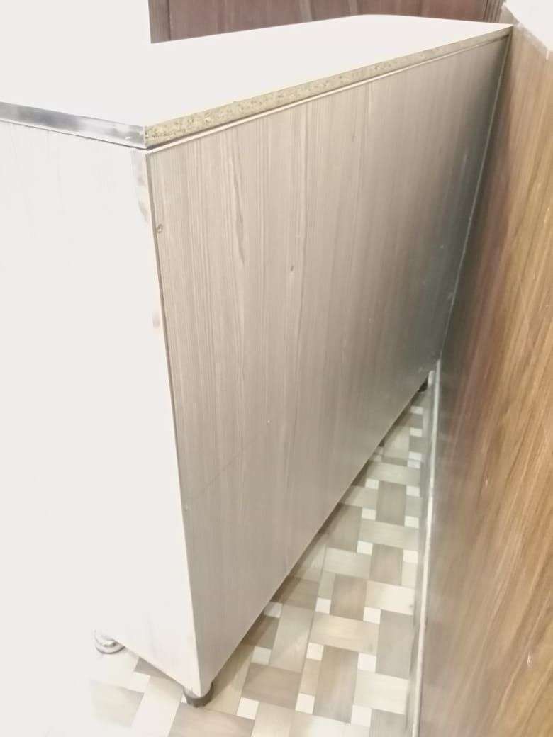 Storage shelf for books and crockery