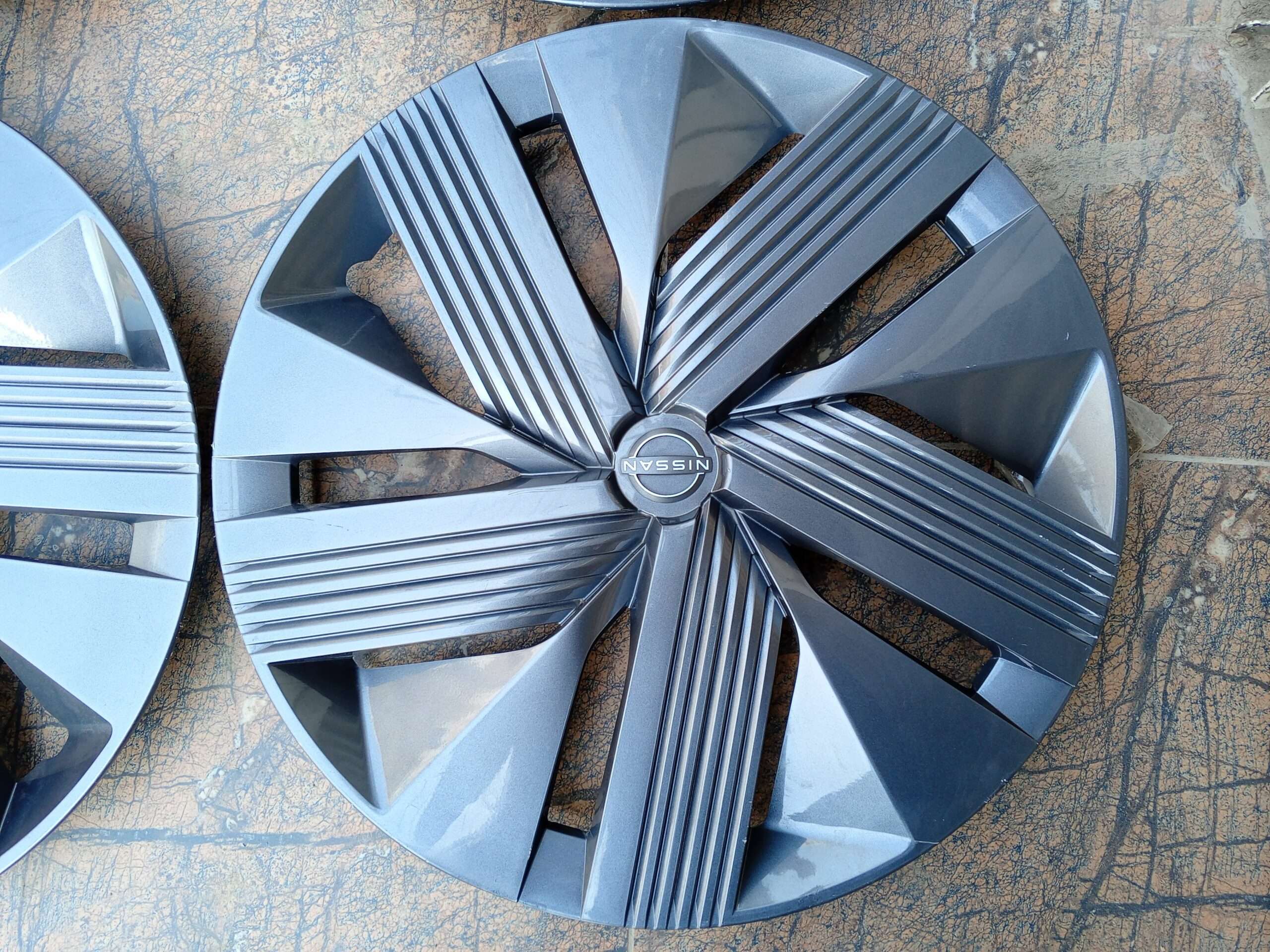 Nissan note new Model 16 Size ORIGINAL japane wheel covers fresh Set delivery Available wh