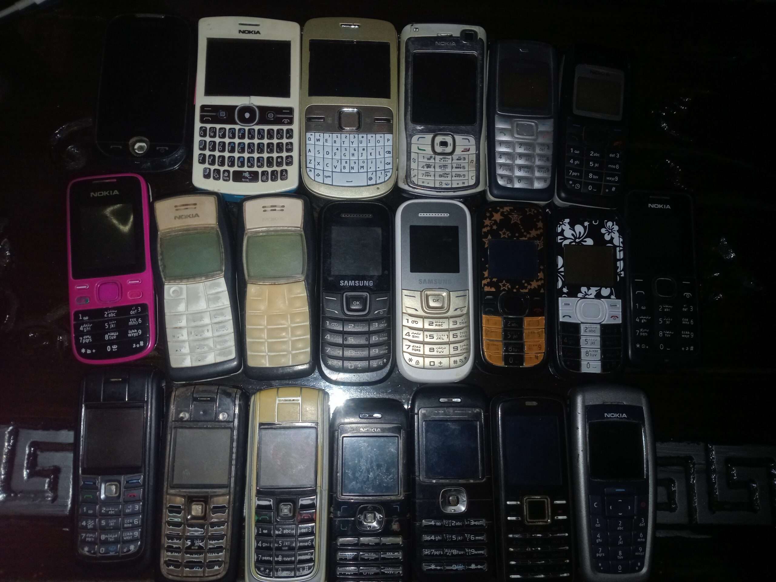Nokia antique mobile cassing available