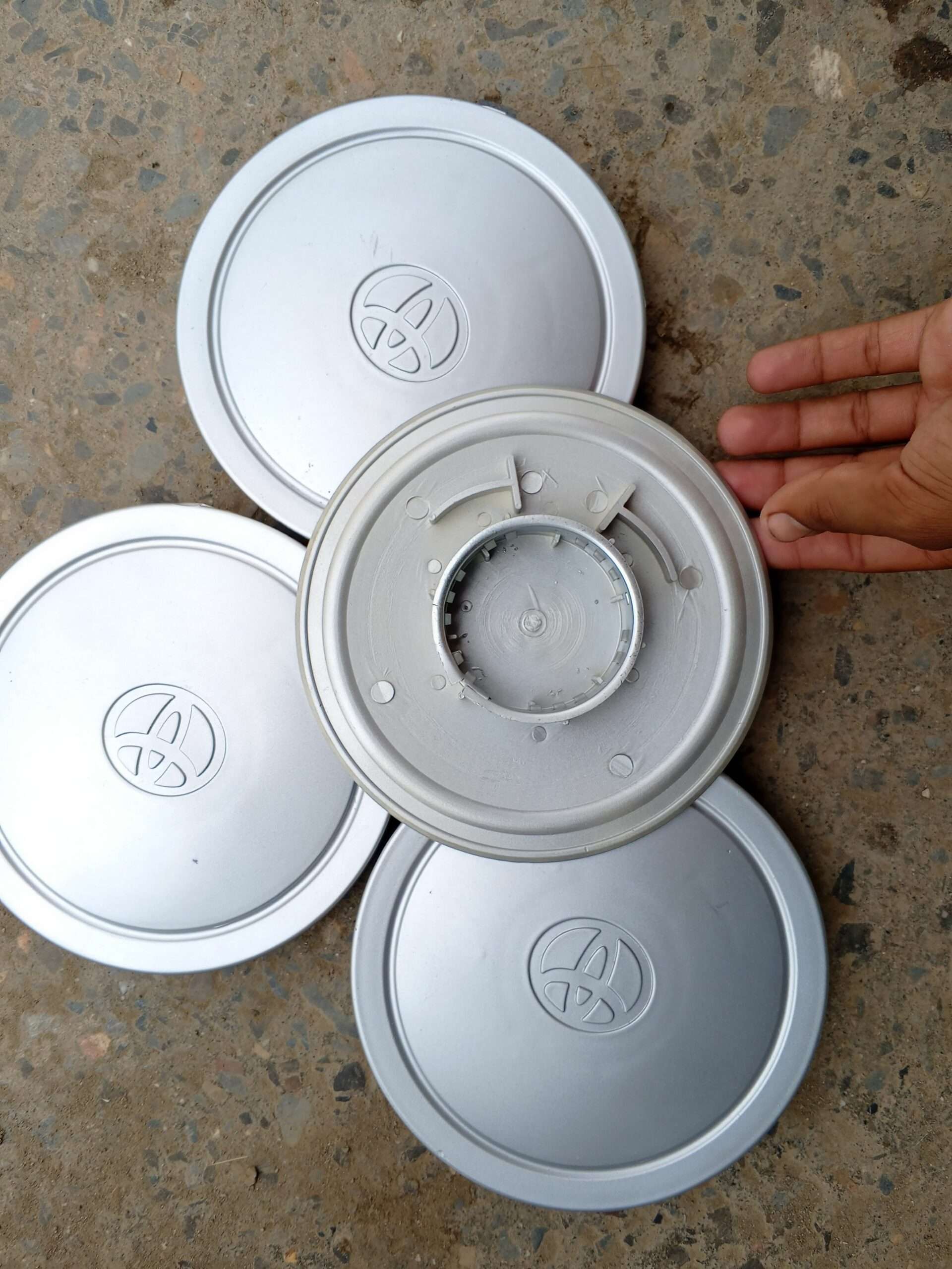 Indus Corolla Hub Cups Available Delivery Available whatsap 03201943133