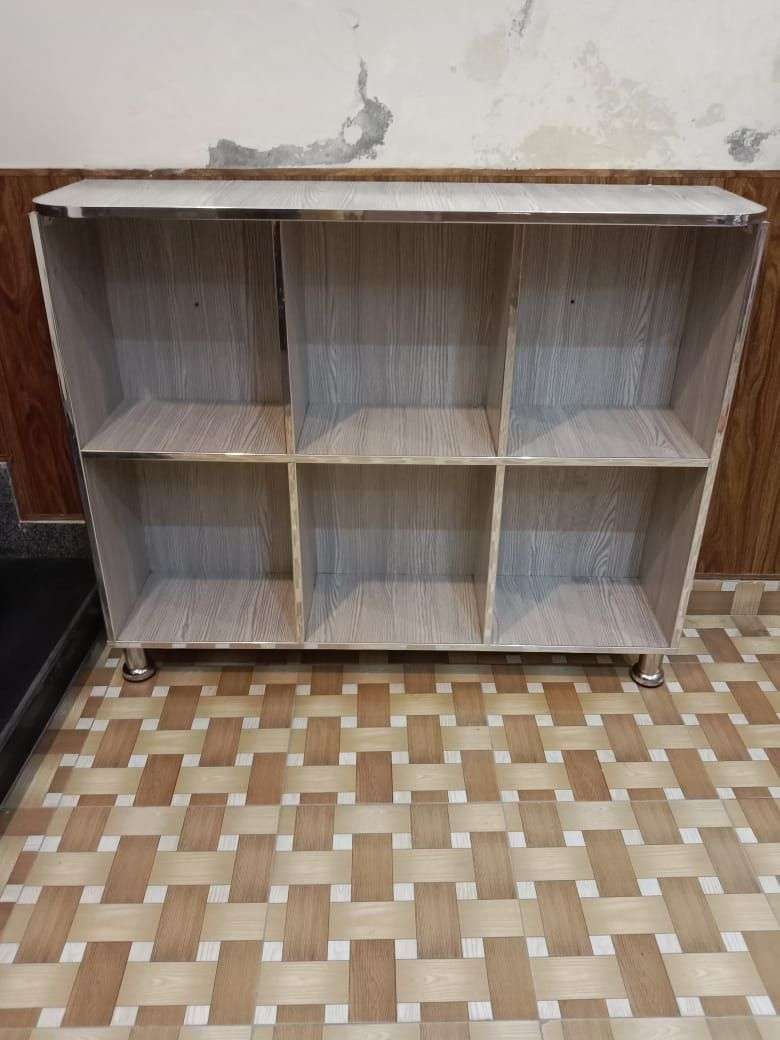 Storage shelf for books and crockery
