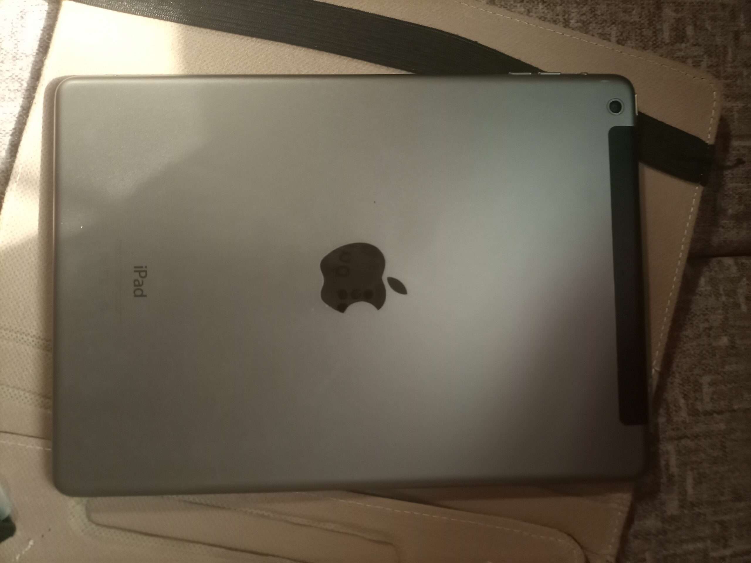 Appel iPad Air Non PTA factory unlock with ipad cover For Sale