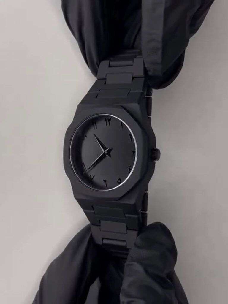 Aura watch black