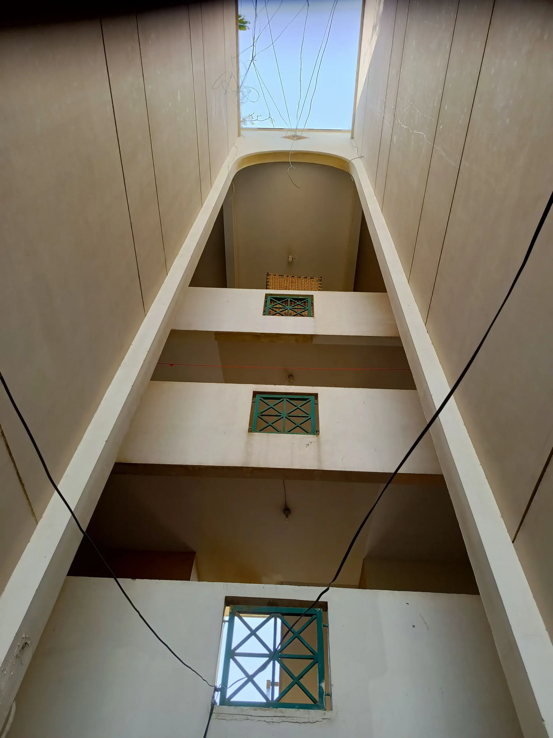 LUXURY FLAT FOR SALE 3 BED DD , STORE GARDEN AREA 1400 SQ.FT