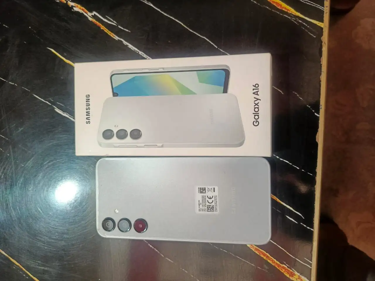 Samsung Galaxy a16 8 265 gb battery 5000 mAh