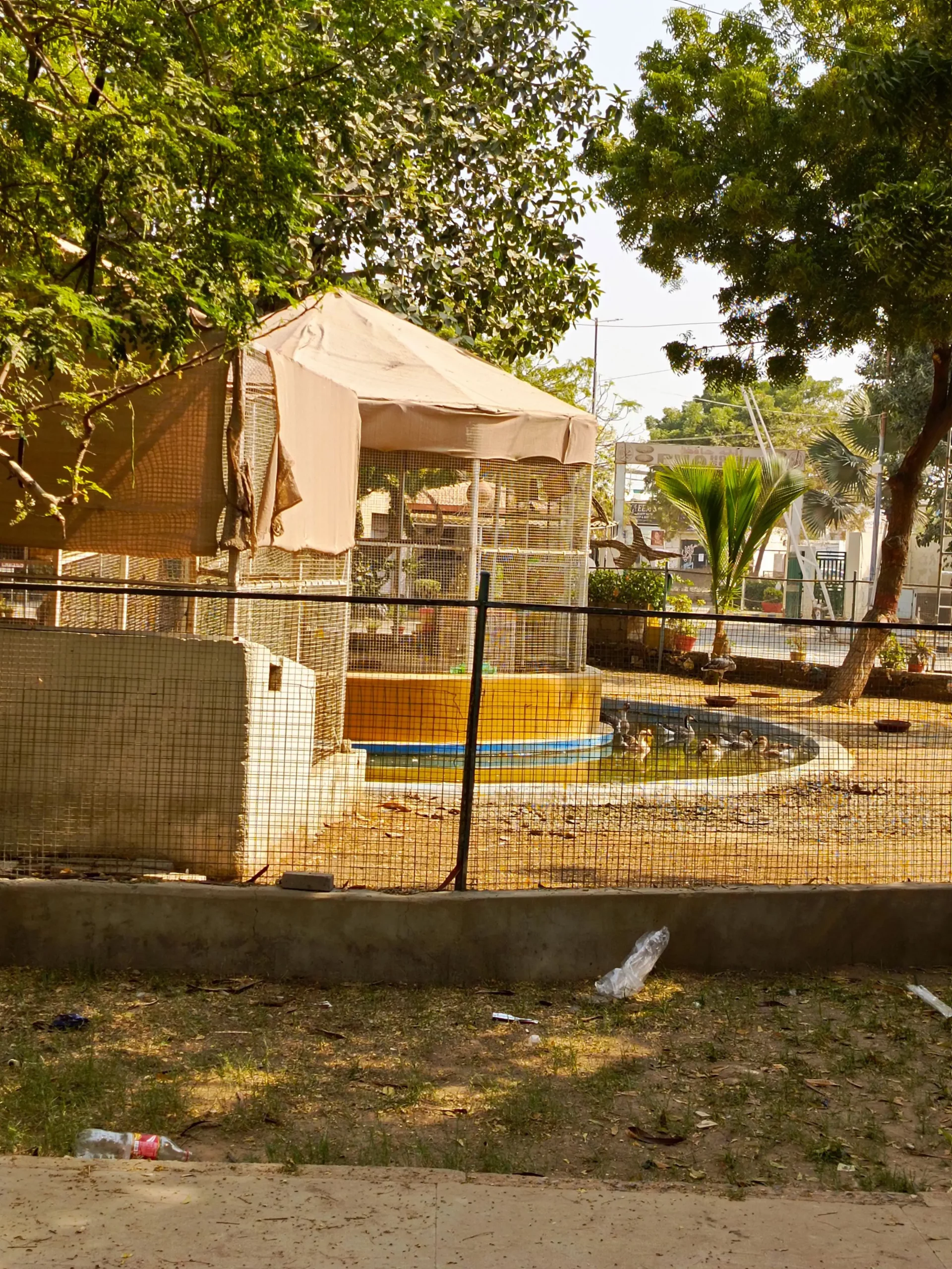 LUXURY FLAT FOR SALE 3 BED DD , STORE GARDEN AREA 1400 SQ.FT