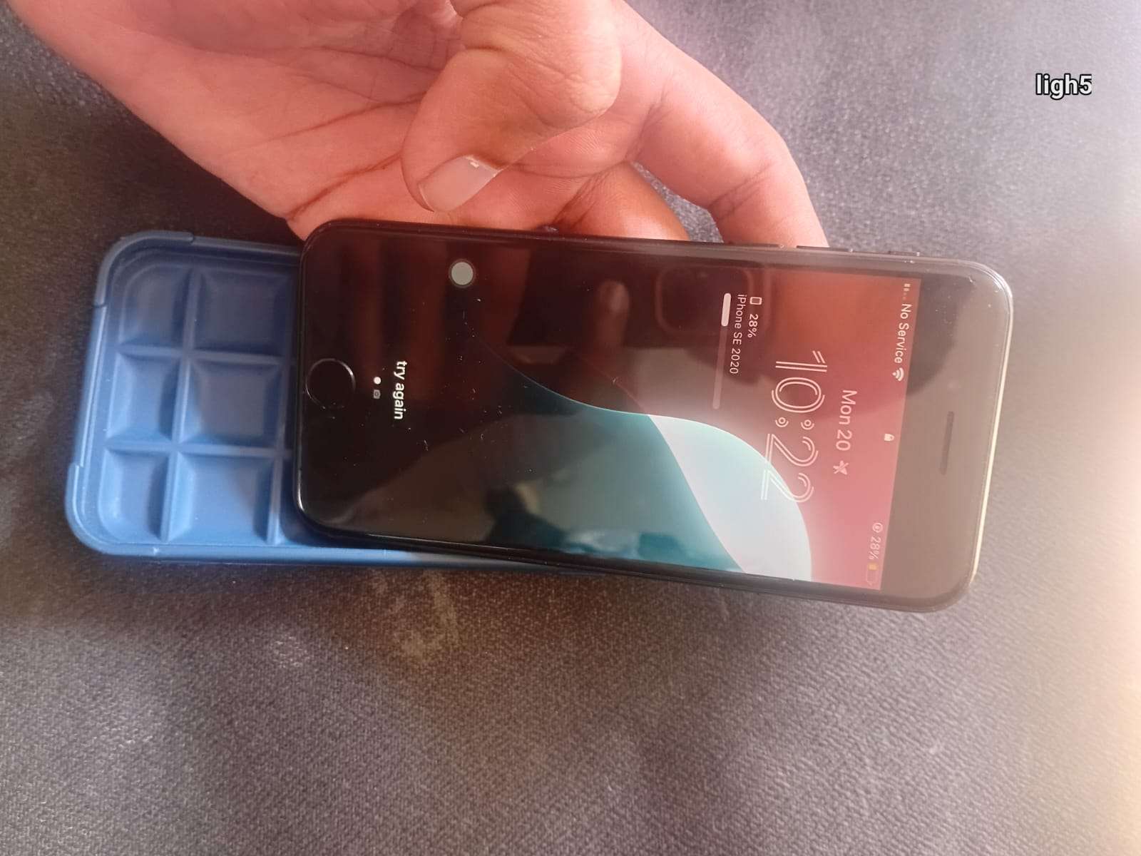 iPhone SE 2020 • 128GB • Non-PTA • Bypassed • Minor Back Crack