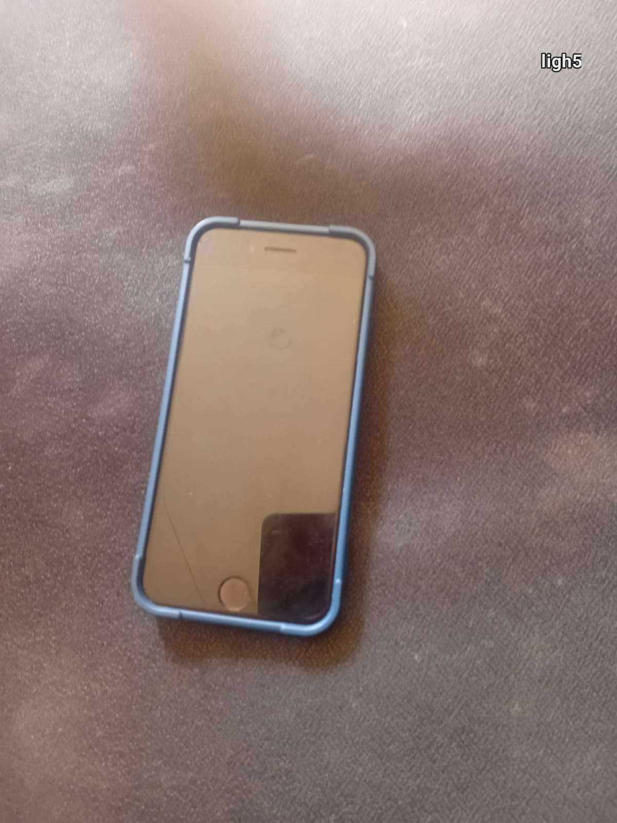 iPhone SE 2020 • 128GB • Non-PTA • Bypassed • Minor Back Crack