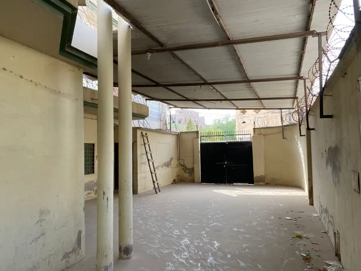 600 Sq. Yards Bungalow for Sale