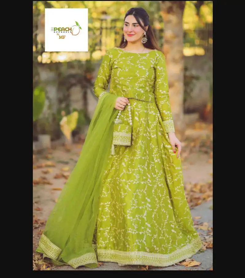 Girls embroider lahengas