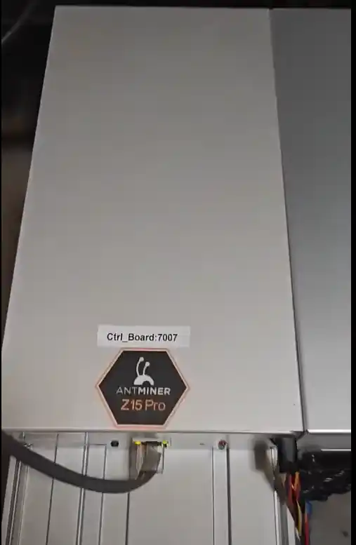 Bitmain Antminer Z15 Pro (840kSol/s)