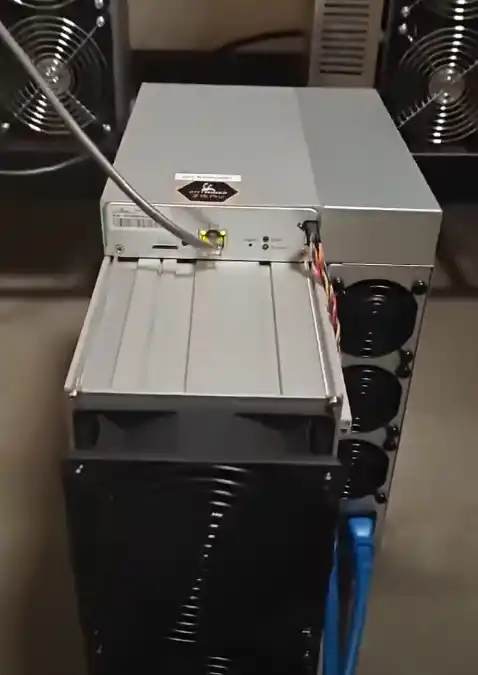 Bitmain Antminer Z15 Pro (840kSol/s)